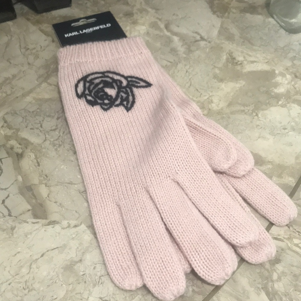 NWT Karl Lagerfeld Paris Blush Gloves